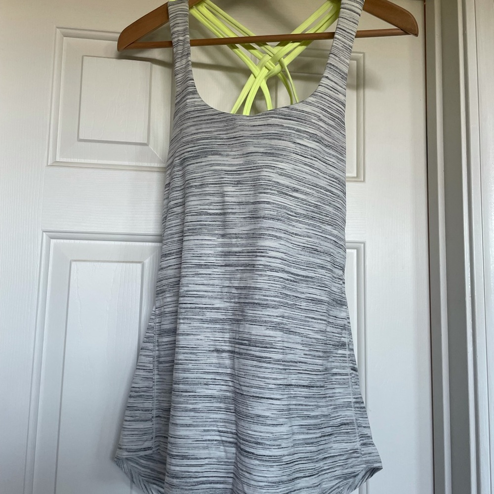 Lululemon’s sports bra tank top size 6